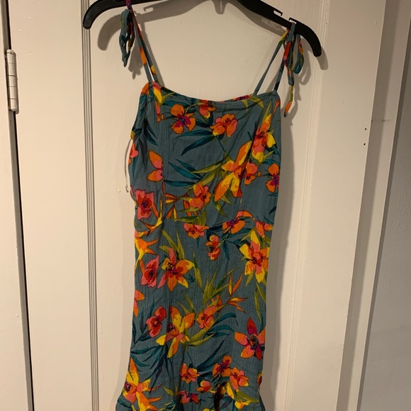 Women’s cloths - Picture 2 of 3